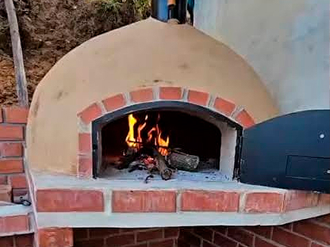 Contrucción de Hornos Culinarios de Barro y Ladrillo